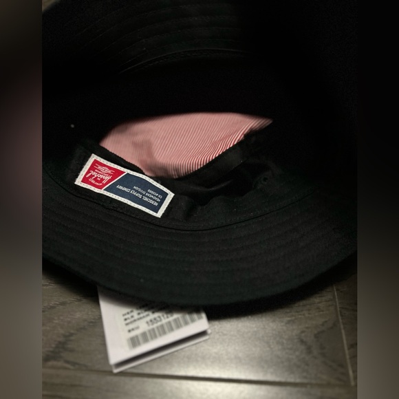 Herschel Bucket Hat BNWT - Picture 3 of 3
